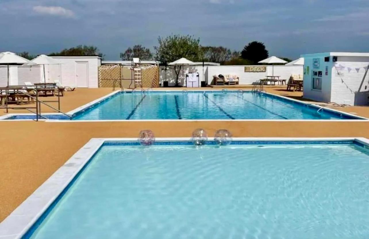 50 Toledo, Selsey Country Club Villa Exterior photo